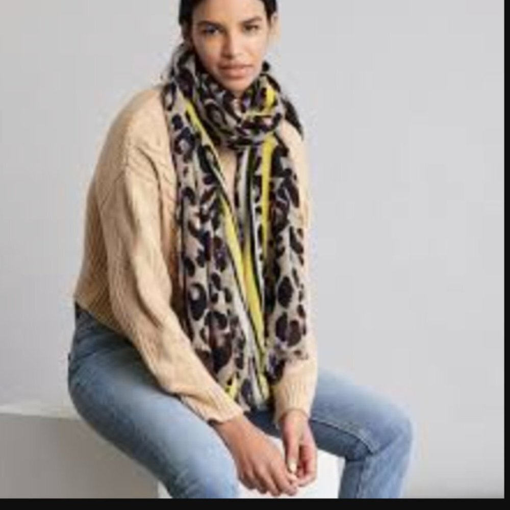 Chic Leopard Print Scarf with Bold Stripes, thin material